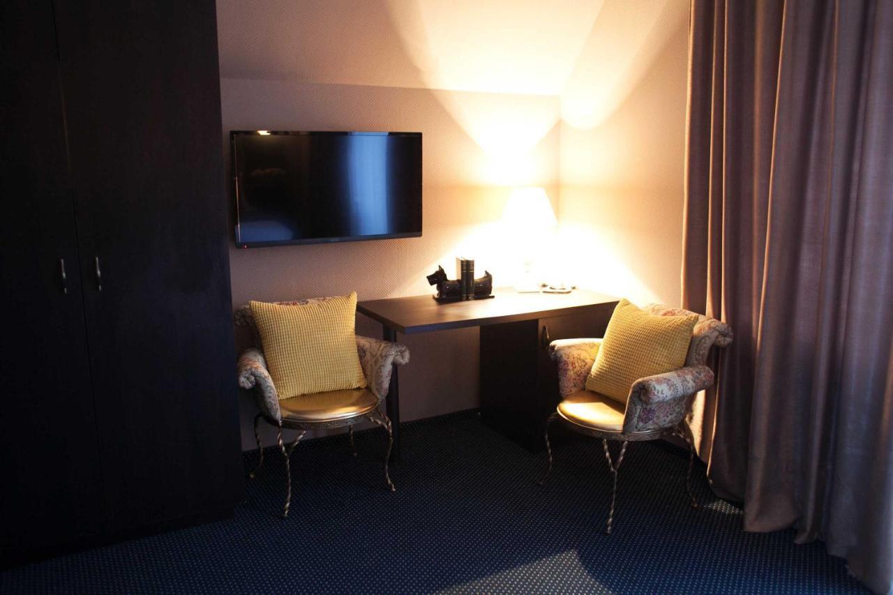 Shadow Boutique Hotel & Spa Chişinau Rum bild