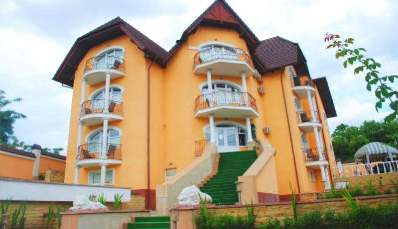 Shadow Boutique Hotel & Spa Chişinau Exteriör bild