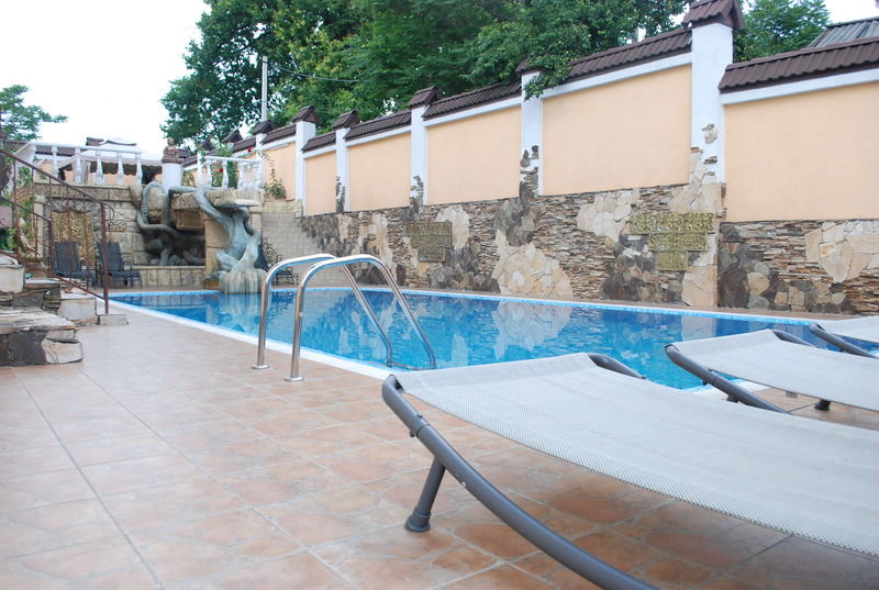 Shadow Boutique Hotel & Spa Chişinau Exteriör bild